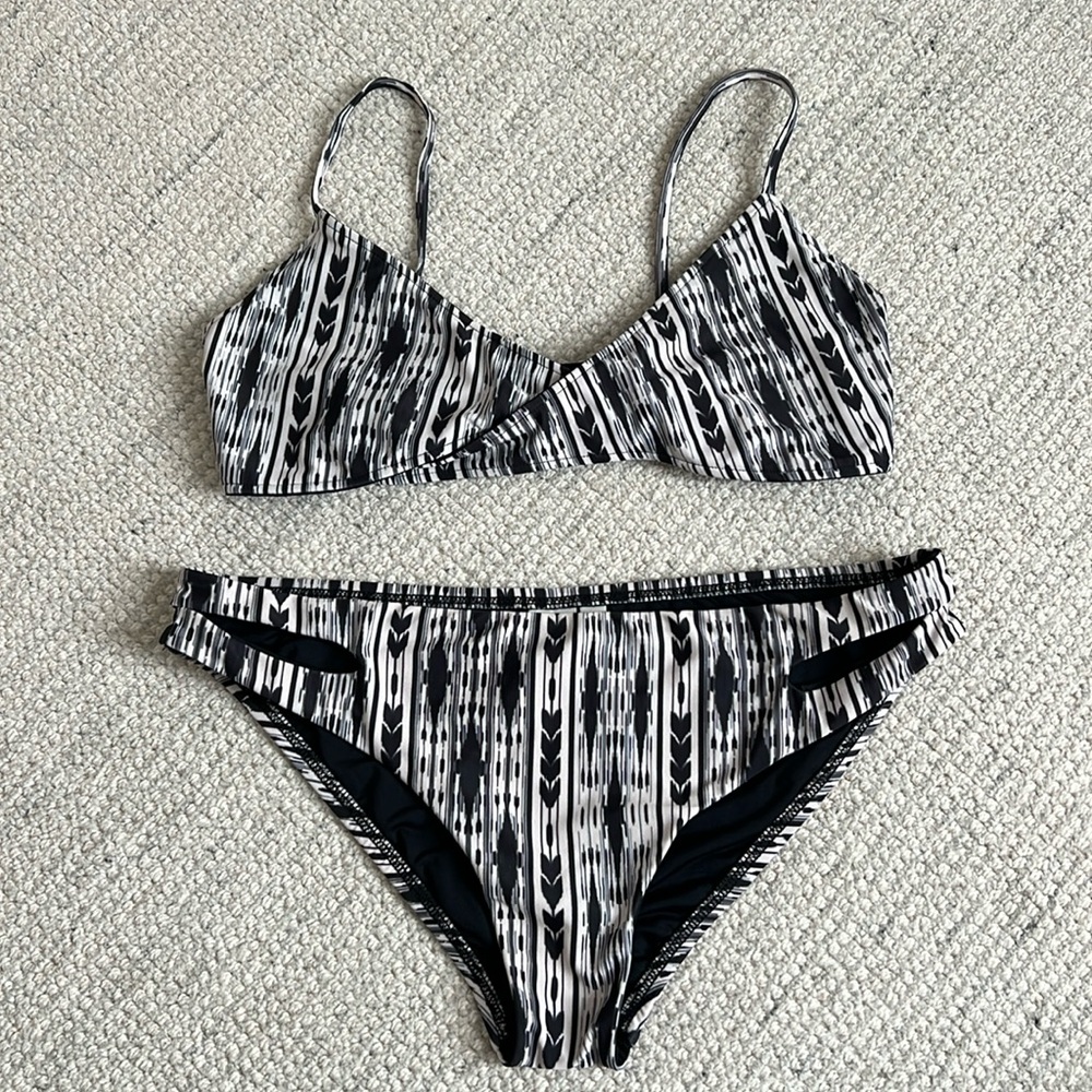 L*space bikini - L bottom, M top